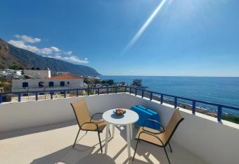 Hotel Agia Roumeli by the SEA allows 18 year olds to book a room