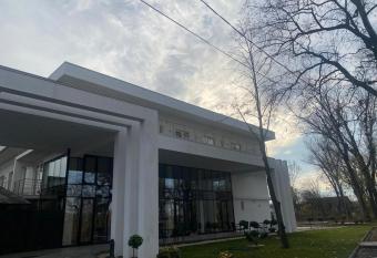 Ocaua Lui Cuza has Balcony rooms