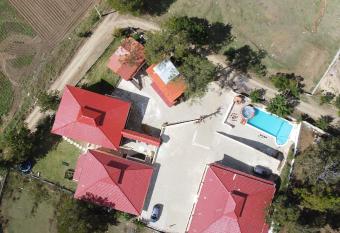 Los Altos de Constanza has Balcony rooms