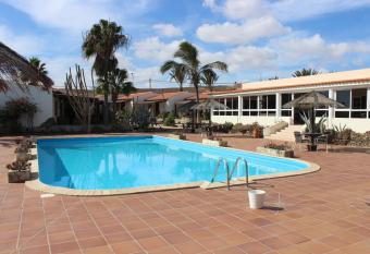 Comfortable 1-Bed Bungalow in Parque Holandes has Balcony rooms