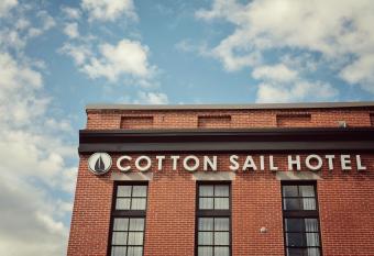 The Cotton Sail Hotel Savannah, Tapestry Collection by Hilton has Balcony rooms