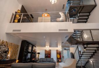 Venue C , Luxury 7 Bedroom Mansion has rooms with a private hot tub