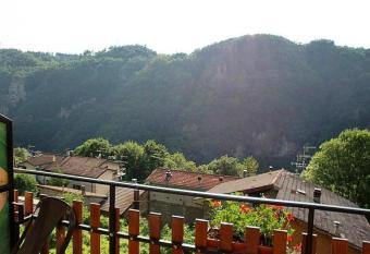 R&B Tana delle Fate has Balcony rooms