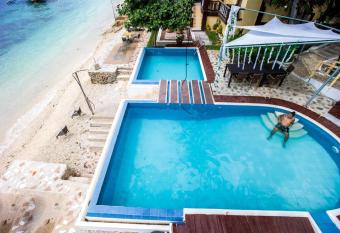 Oslob Seafari Resort allows 18 year olds to book a room
