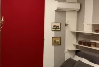 AURY HOUSE - STATlON - -ViaDante-Platani- has Balcony rooms