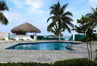Beachside apartment with 2 pools, Same, Esmeraldas has Balcony rooms