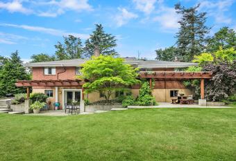 Ravenna Retreat - Free Parking - 1GBPS Fiber WIFI - Near UW has Balcony rooms