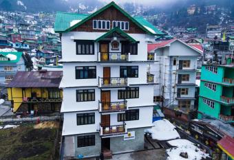 KhenKhim Regency, Lachen all meals included has Balcony rooms