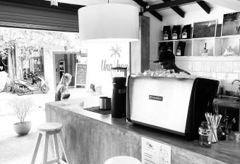 Una Beach Hotel & OLU Cafe has Balcony rooms