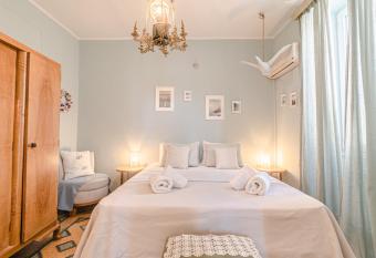 Elegant & Neoclassical Flat in Andros Town has Balcony rooms
