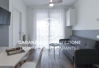 Italianway - IV Novembre 50 has Balcony rooms