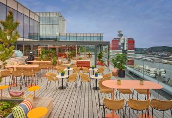 Scandic G  teborg Central allows 18 year olds to book a room