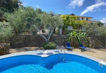 Bungalow il ciliegio has Balcony rooms