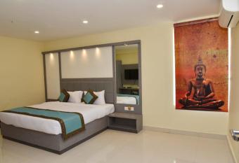 HOTEL TRIDEV GRAND has Smoking rooms