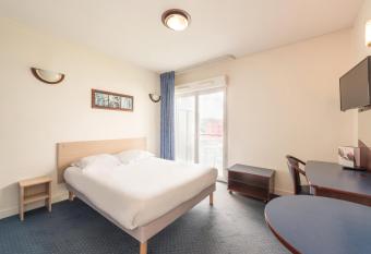 Appart City Antibes allows 18 year olds to book a room