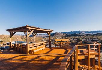 Joshua Del Sol - 10 Acres Sand w/ Hot Tub Pool has rooms with a private hot tub