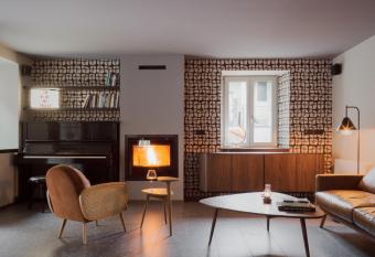 Locanda Via Priula allows 18 year olds to book a room