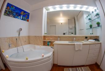 Bed and breakfast Venice Friends has rooms with a private hot tub