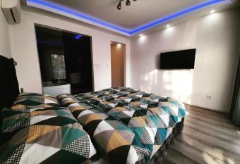 Stars lux room has rooms with a private hot tub