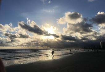 P   na Areia Canto do Forte allows 18 year olds to book a room