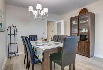 Para  so Apartment allows 18 year olds to book a room