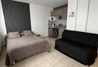 Studio Meubl   has Balcony rooms