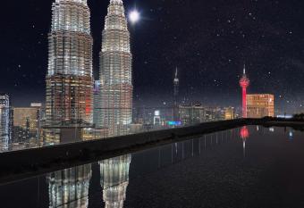 Star Residence KLCC has rooms with a private hot tub