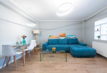 Central Chic Otopeni - Self Check-in, Netflix, HBO MAX allows 18 year olds to book a room