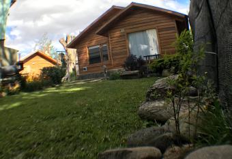 Caba  a Altu   has rooms with a private hot tub