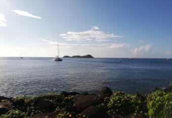 Appartement avec vue sur mer allows 18 year olds to book a room