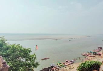 Hotel Shanti Inn near Amritara Suryauday Haveli has Balcony rooms