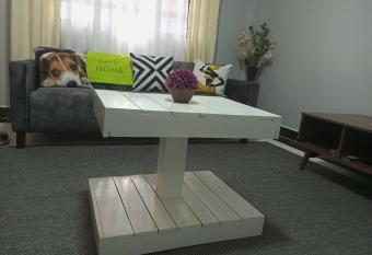 The Vasha Pearl, tastefully furnished 2 bed ,close proximity to Naivasha town has Balcony rooms