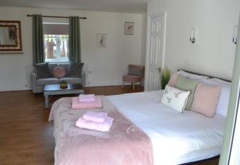 Number 1 Lytton Tree Lodge allows 18 year olds to book a room