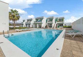 Sunset&Suite Las Mimosas has Balcony rooms