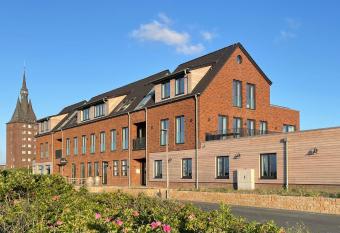 Westeroog allows 18 year olds to book a room