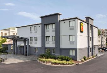 Luxe Studios allows 18 year olds to book a room