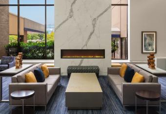 Sheraton Norfolk Waterside Hotel allows 18 year olds to book a room