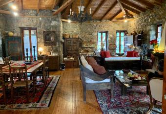 MARIOLATA STONE HOUSE has Balcony rooms