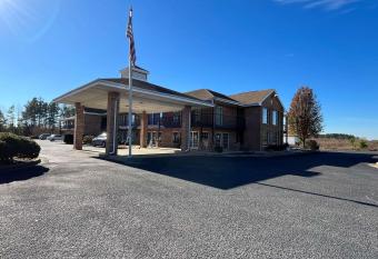 Motel 6 Bracey, Va I 85 allows 18 year olds to book a room