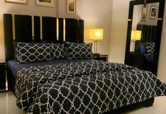 1 Bedroom Apartment, Bahria Town Lahore Diamount01 has Smoking/Balcony rooms