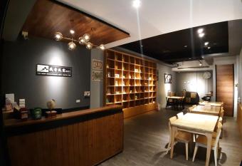             The Wind Guesthouse-Youth inn has Balcony rooms