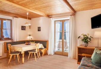 Ferienwohnung Guffertblick has Balcony rooms