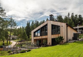 Chalet Bergfreund has Balcony rooms