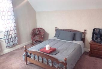 Pacifico's Place  has Balcony rooms