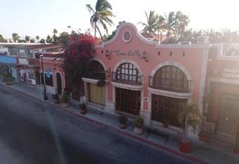 Collection O Casa Bella Hotel Boutique, Cabo San Lucas allows 18 year olds to book a room