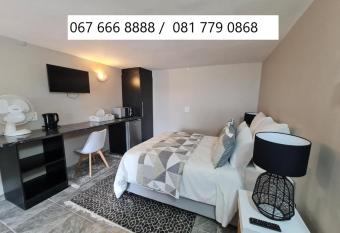 THE THATCH HIDE has Balcony rooms