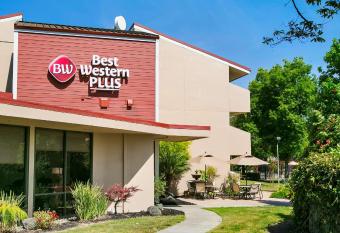 Best Western Plus Garden Court Inn has Balcony rooms