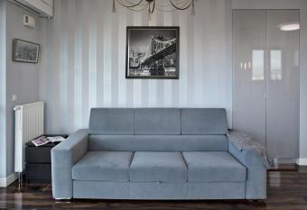 Siedmiogrodzka 7 Serviced Apartments by P&O has rooms with a private hot tub