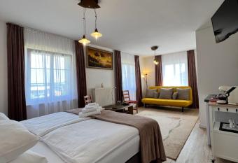 Aparts4ring N  rburg has Balcony rooms