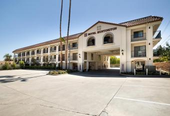 Hotel Huntington has Balcony rooms